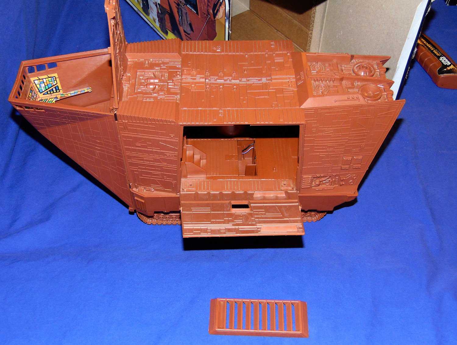 Brown Box 04.jpg