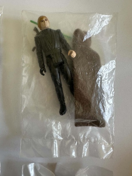 standard horizontal striped cape, no green sleeve on cape (Early 65-A era ESB-h baggie).jpg