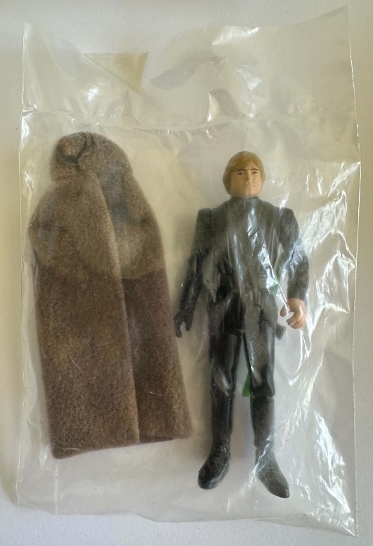 Hong Kong (Unitoy) Luke Jedi ESB-h, heat sealed with fluffy Unitoys cape.jpg