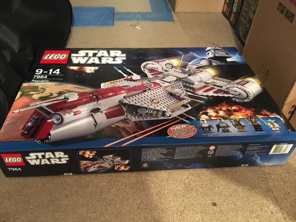 7964 Republic Frigate.jpg