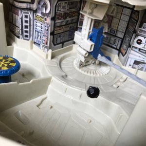 MilleniumFalcon int2.jpg